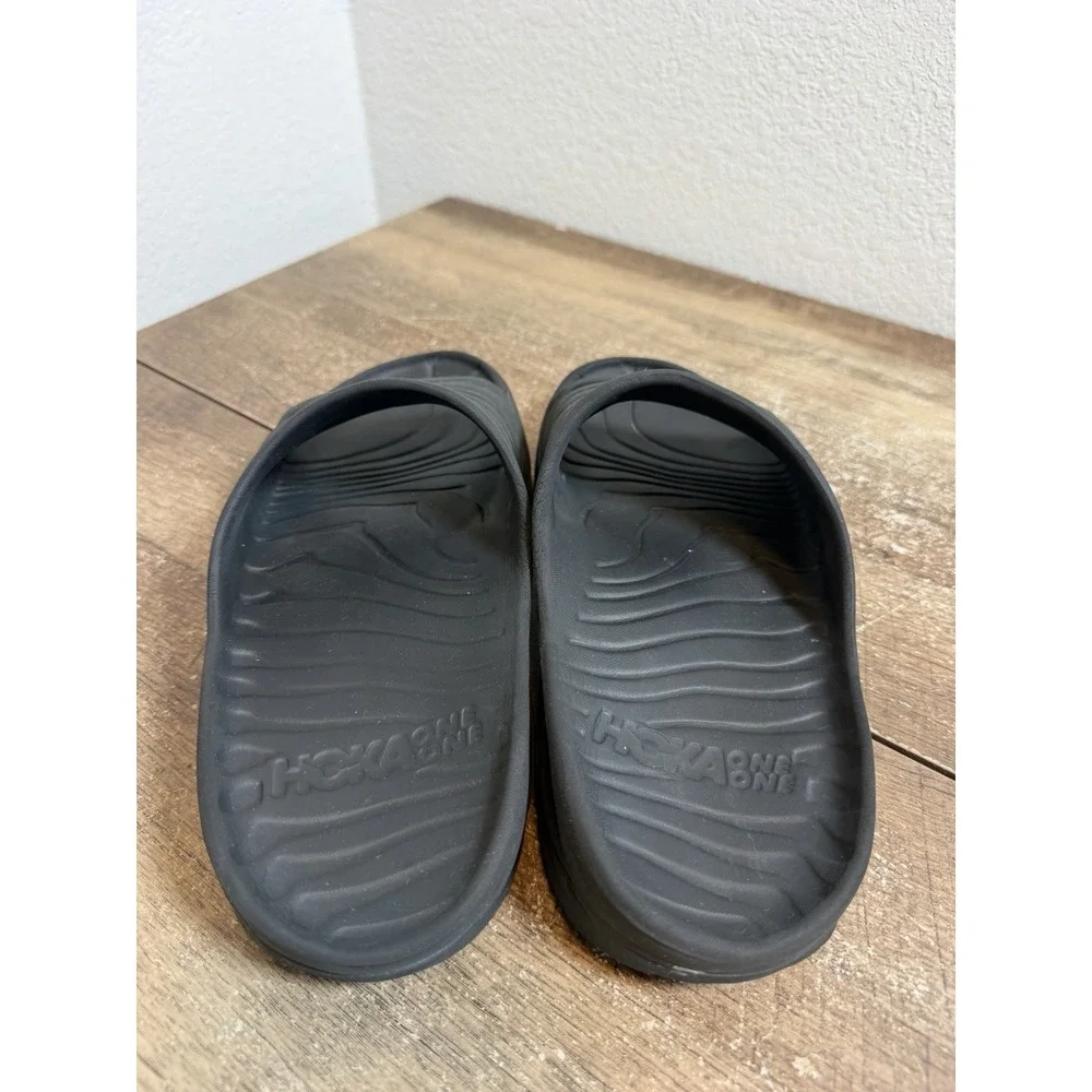 Hoka one One Ora Recovery Slide Men's Size 10 Black Sandals